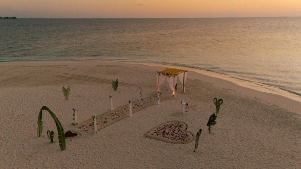 Eri Maldives (ex. Eriyadu Island Resort) 4*