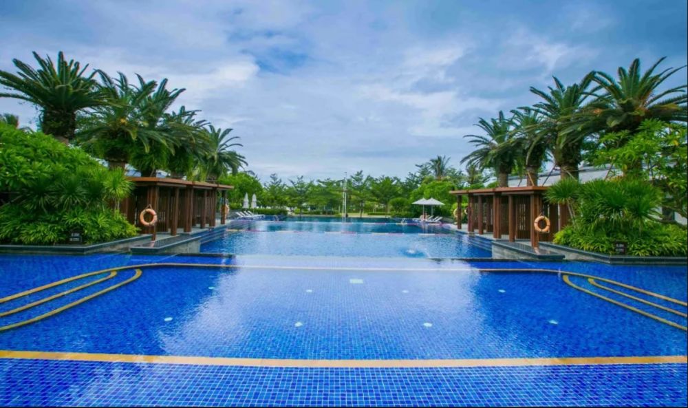 Jinghai Hotel & Resort 5*