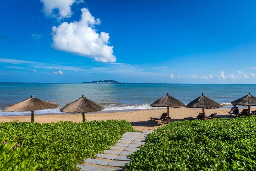 Crowne Plaza Resort Sanya Bay 5*