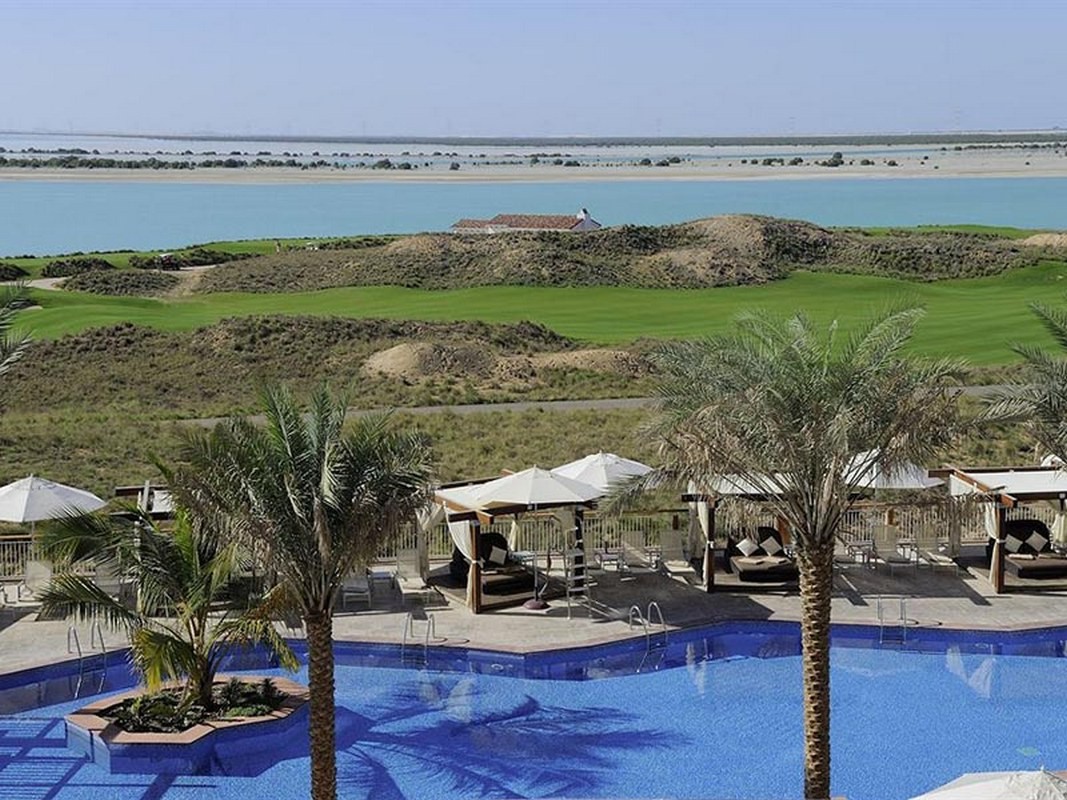 Radisson Blu Abu Dhabi Yas Island 4*