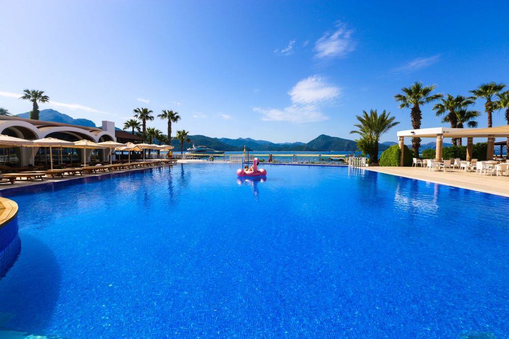 Fortezza Beach Resort Hotel 5*