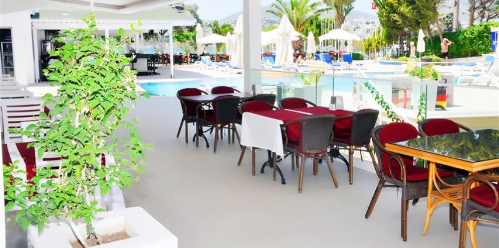 Siesta Beach Hotel 