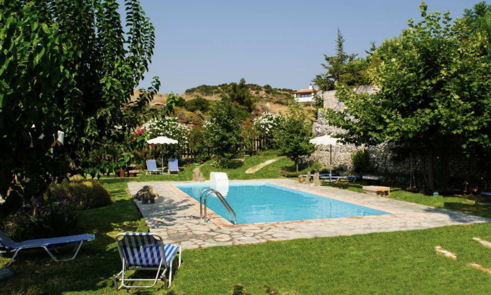 Petroto Villas 3*