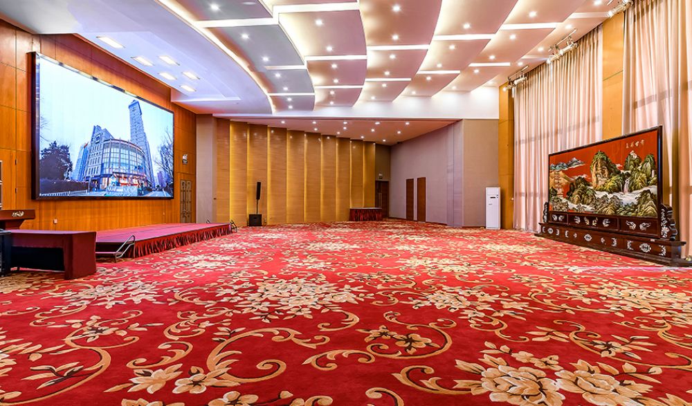 Feitian Hotel Beijing 4*