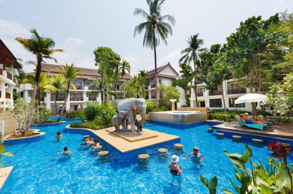 Apsara Beachfront Resort & Villas 4+