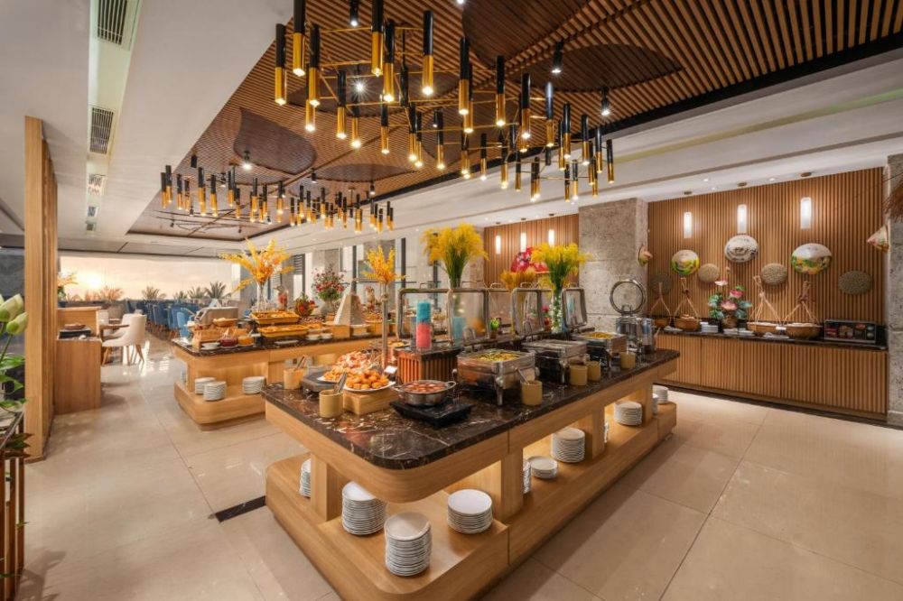 Canvas Danang Beach Hotel 4*
