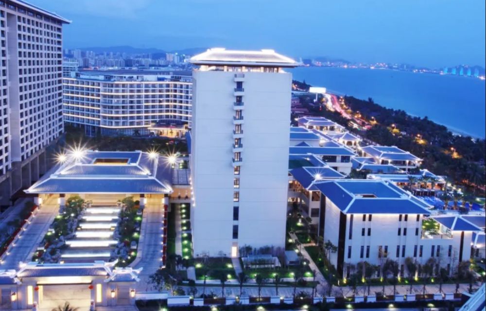 Jinghai Hotel & Resort 5*