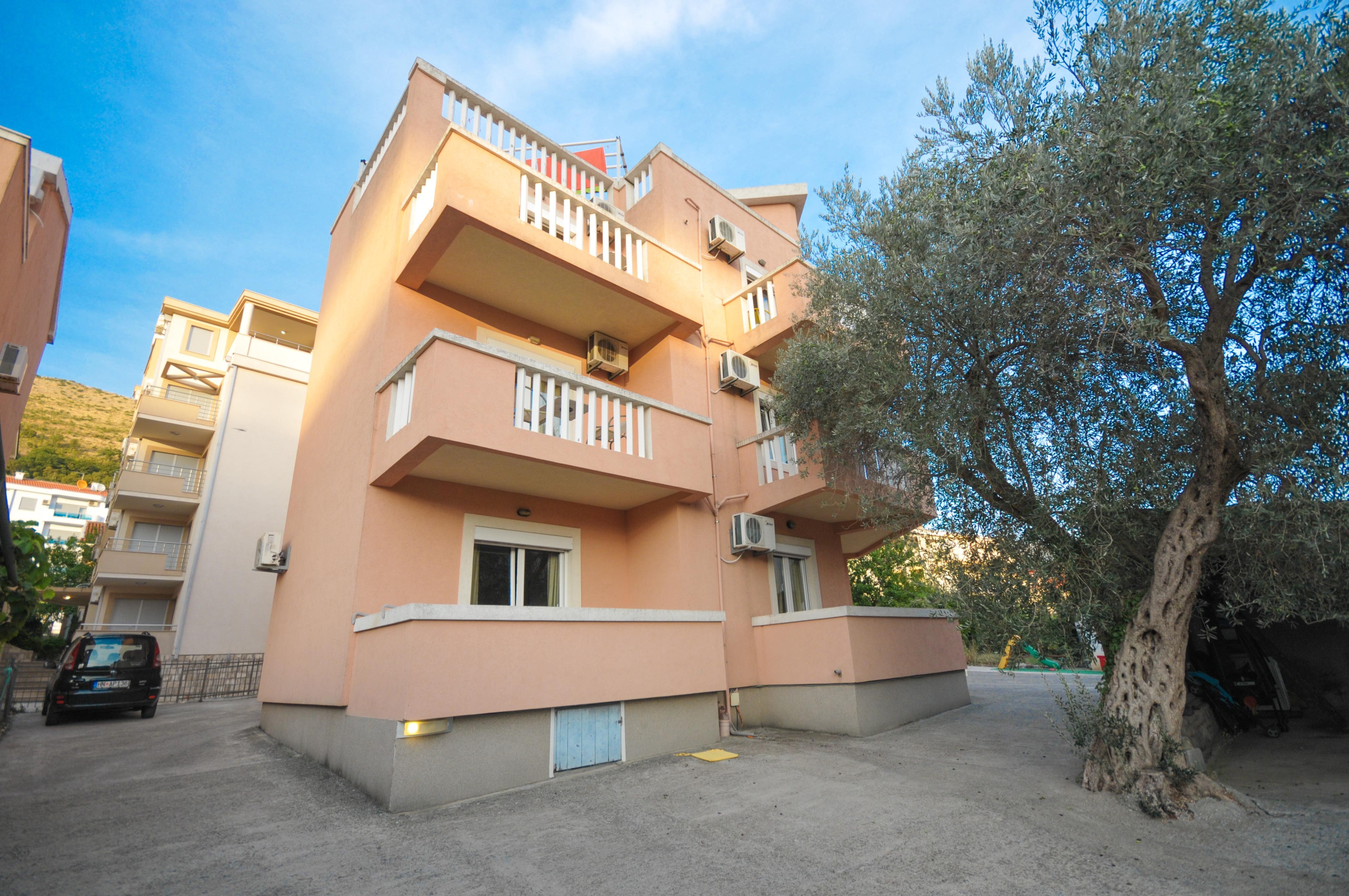 Medin Orange Apartments 3*