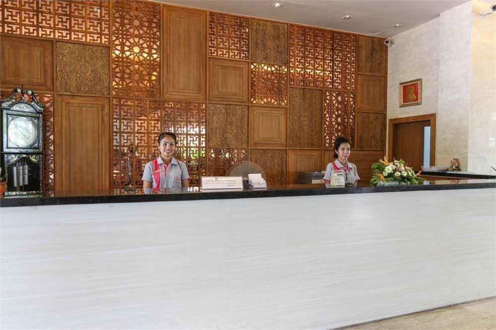 Welcome World Beachfront Resort 4*