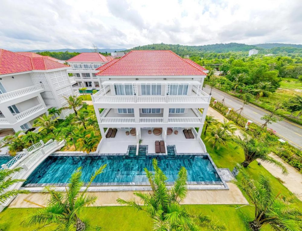 Mercury Phu Quoc Resort & Villas 4*