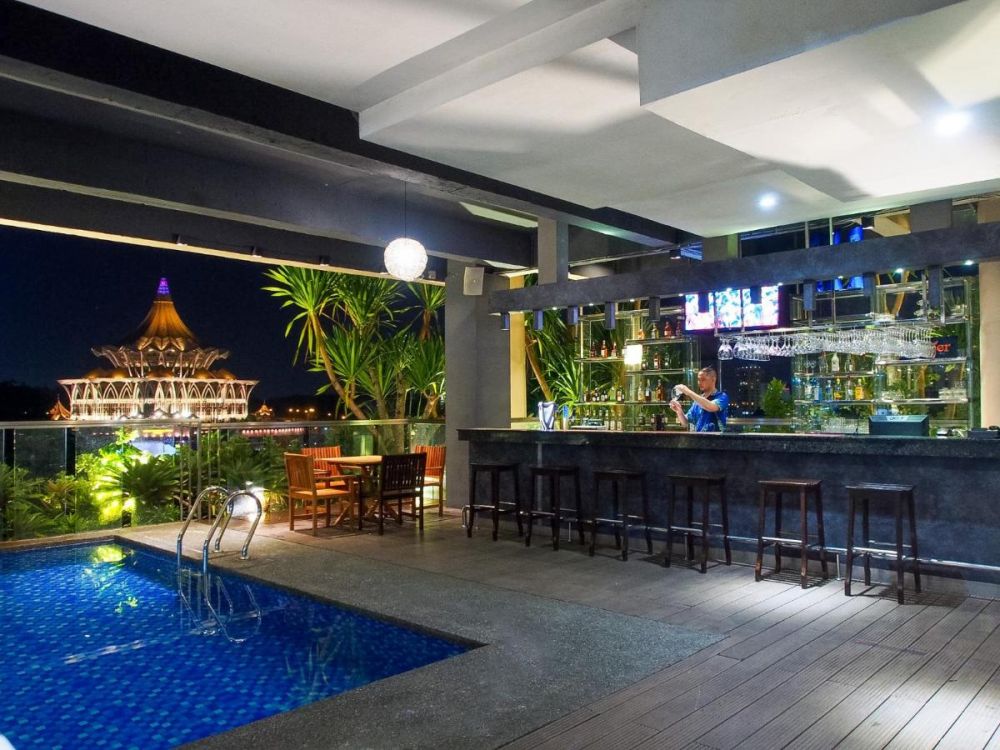 The Waterfront Hotel Kuching 3*