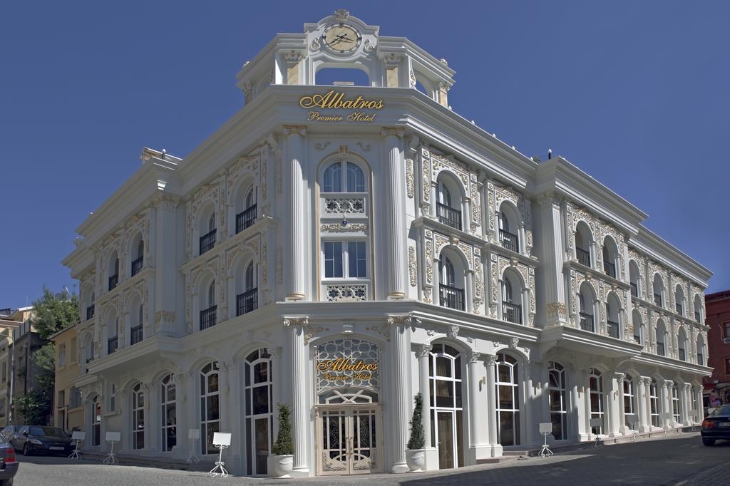 Albatros Premier Hotel 4*