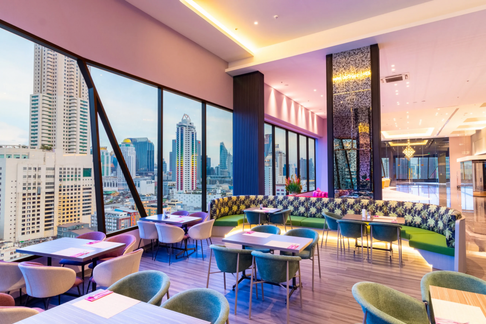 Queensland Hotel Bangkok 4*