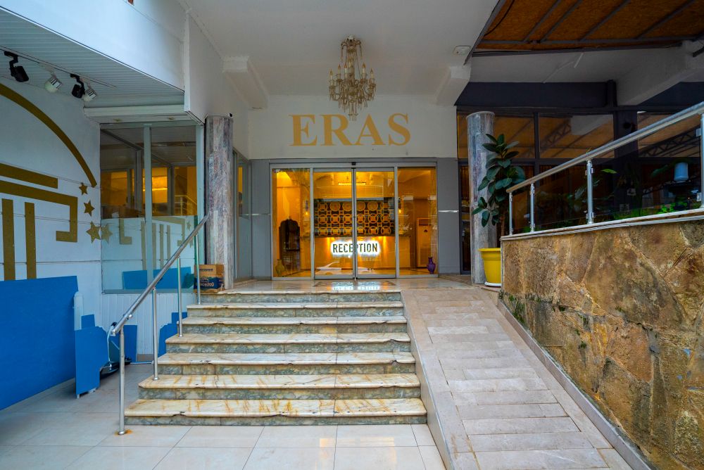 Eras Hotel 3*