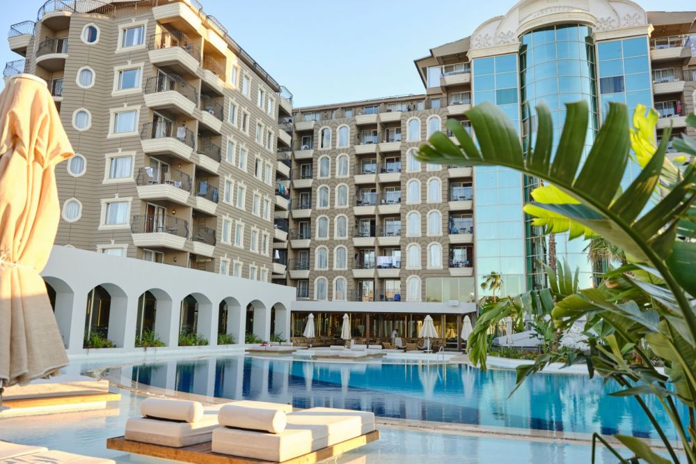 Laur Hotels Experience (Ex. Didim Beach Resort & Elegance) 5*