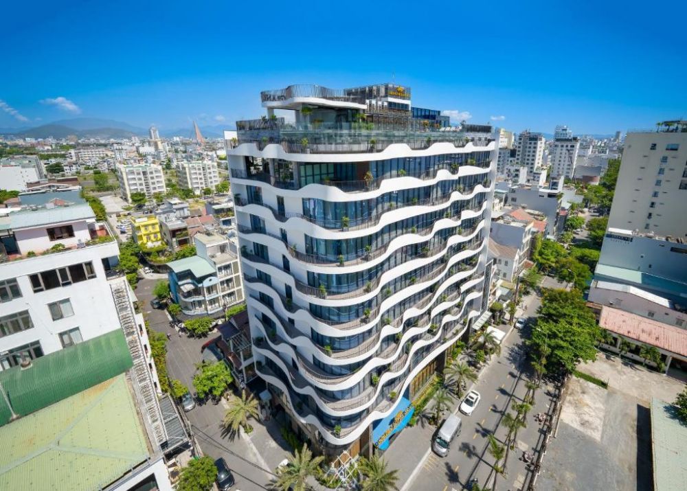 Golden Lotus Grand Hotel 4*