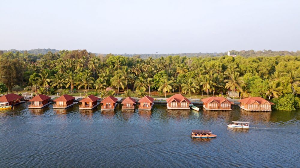 Poovar Island Resort 4*