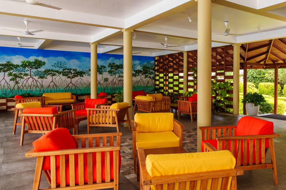 Reethi Faru Resort 4*