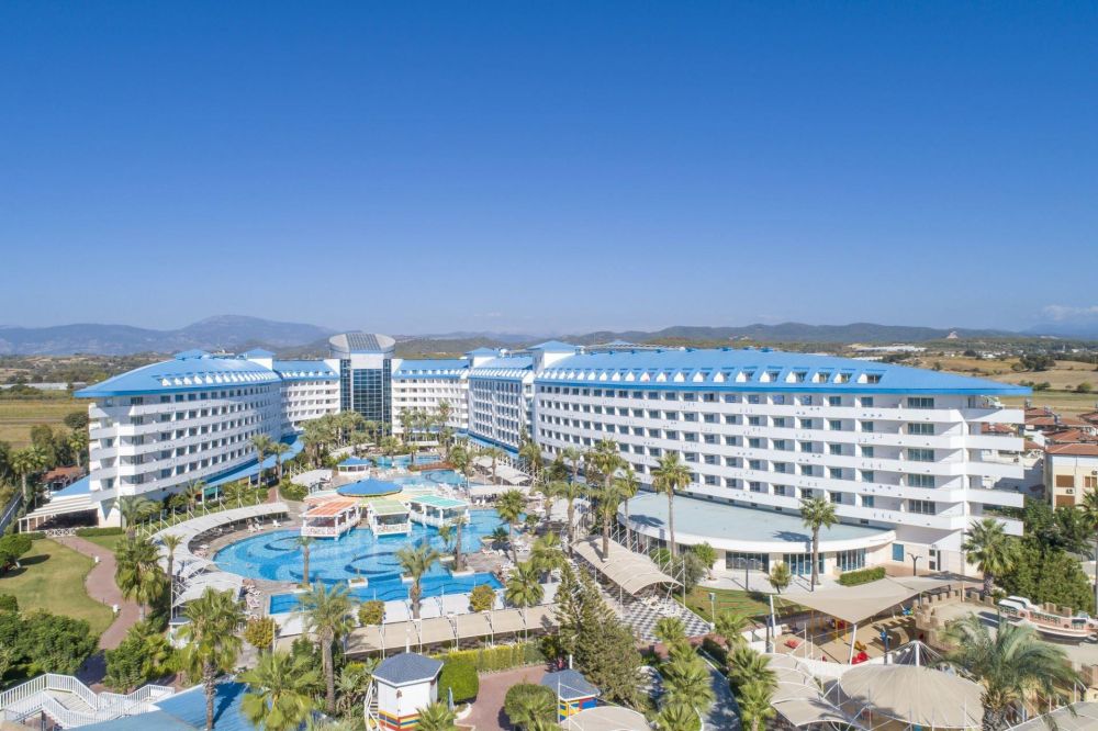 Crystal Admiral Resort Suites & Spa 5*