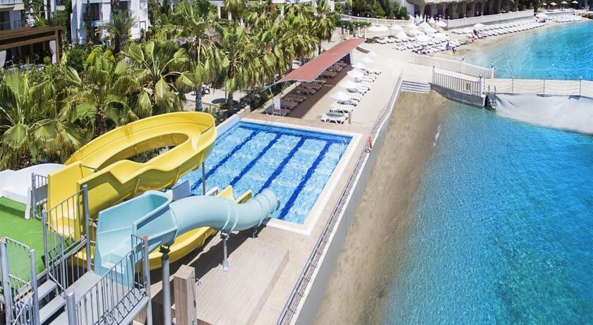 Adin Beach Hotel 5*