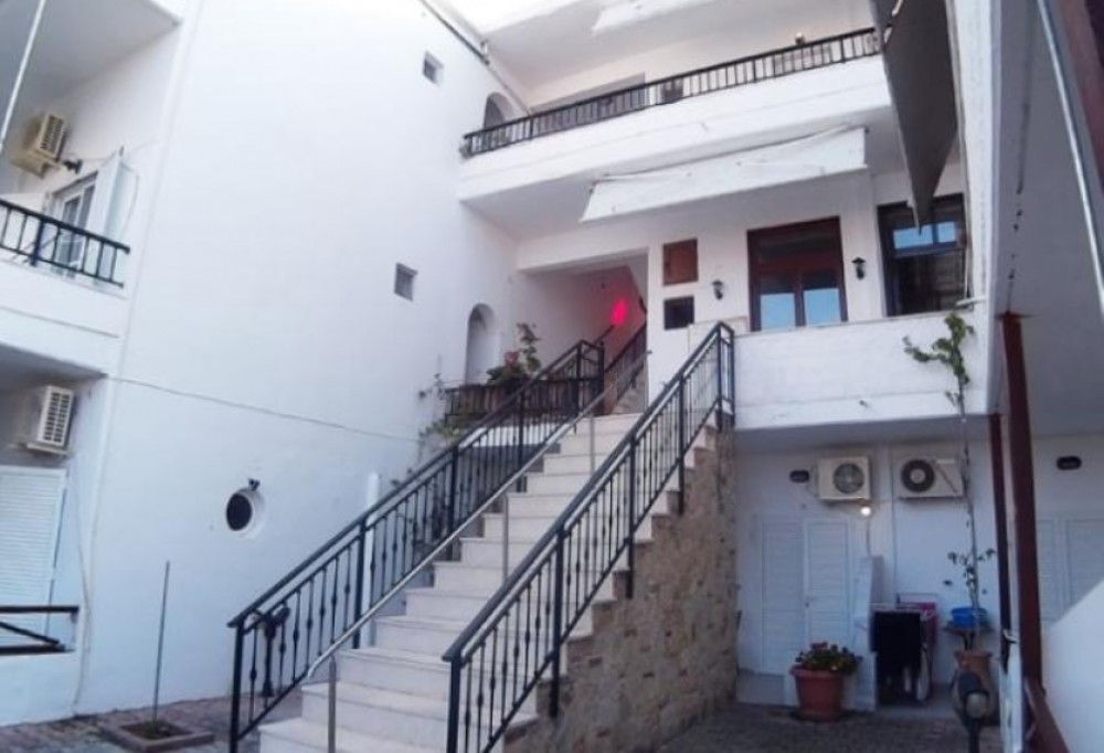 Coralli Holidays Rooms and Apartments 3*