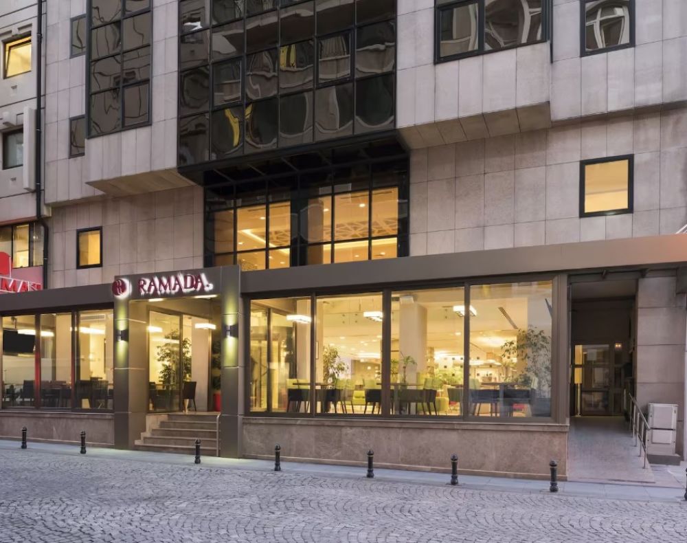 Ramada Istanbul Taksim 4*