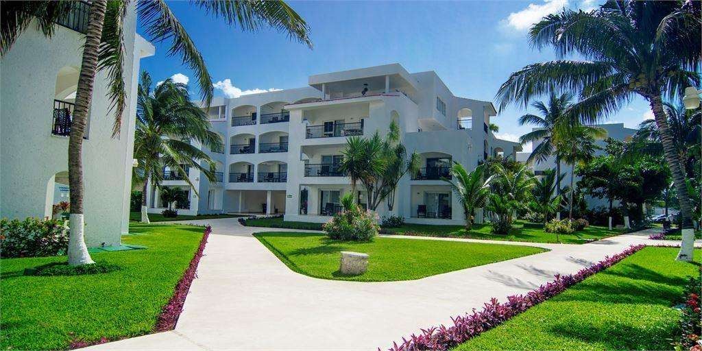 Beachscape Kin Ha Villas & Suites Cancun 3*