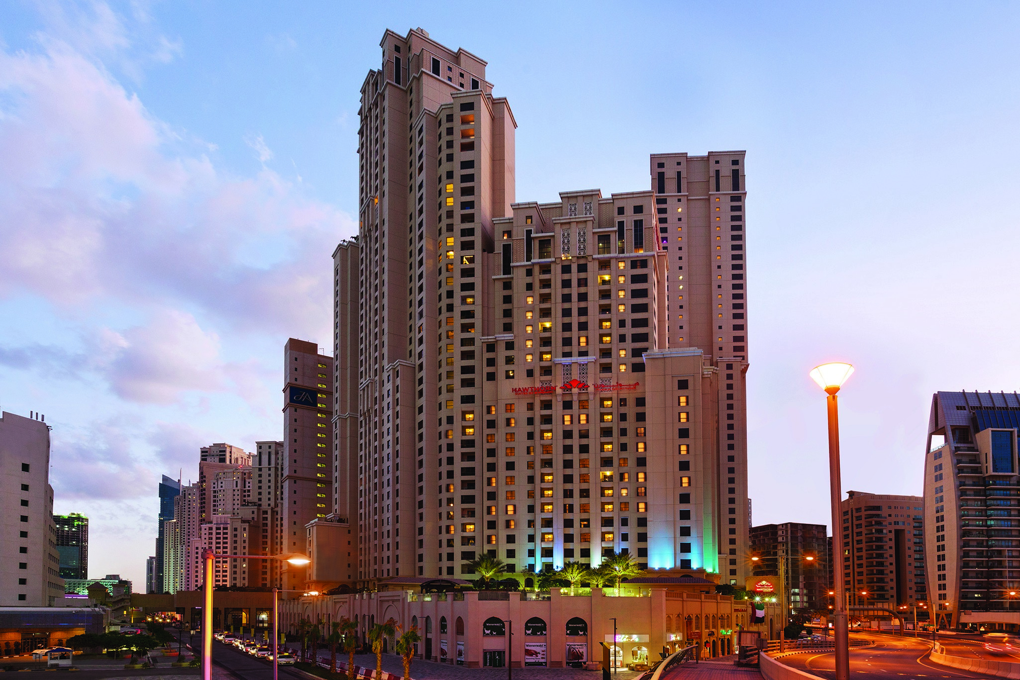 Ramada Hotel & Suites By Wyndham Jbr (ex. Hawthorn Suites) 4*