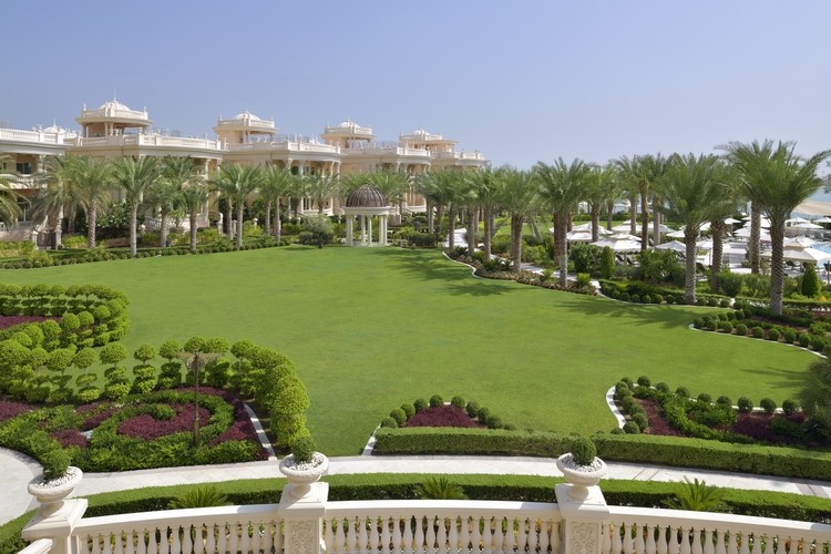 Raffles The Palm Dubai 5*