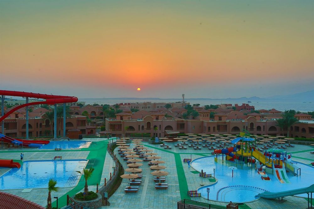 Charmillion Gardens Aqua Park 5*