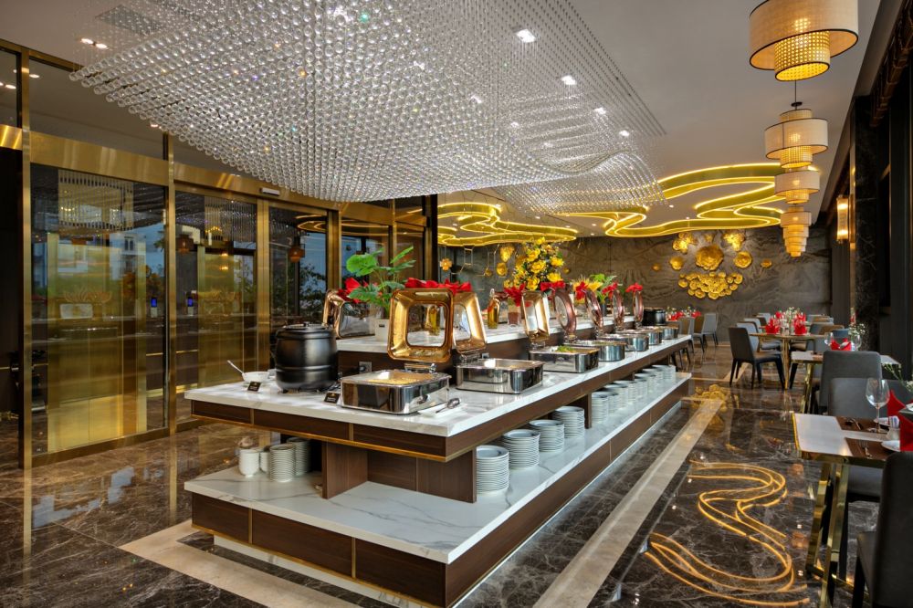 Golden Lotus Grand Hotel 4*