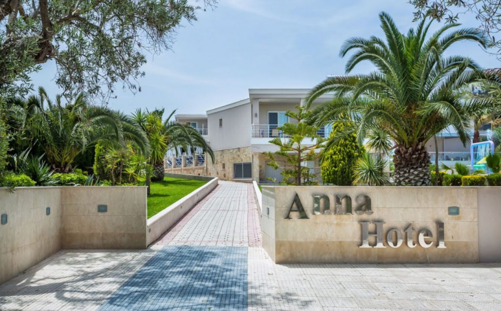 Anna Hotel Pefkochori 3*