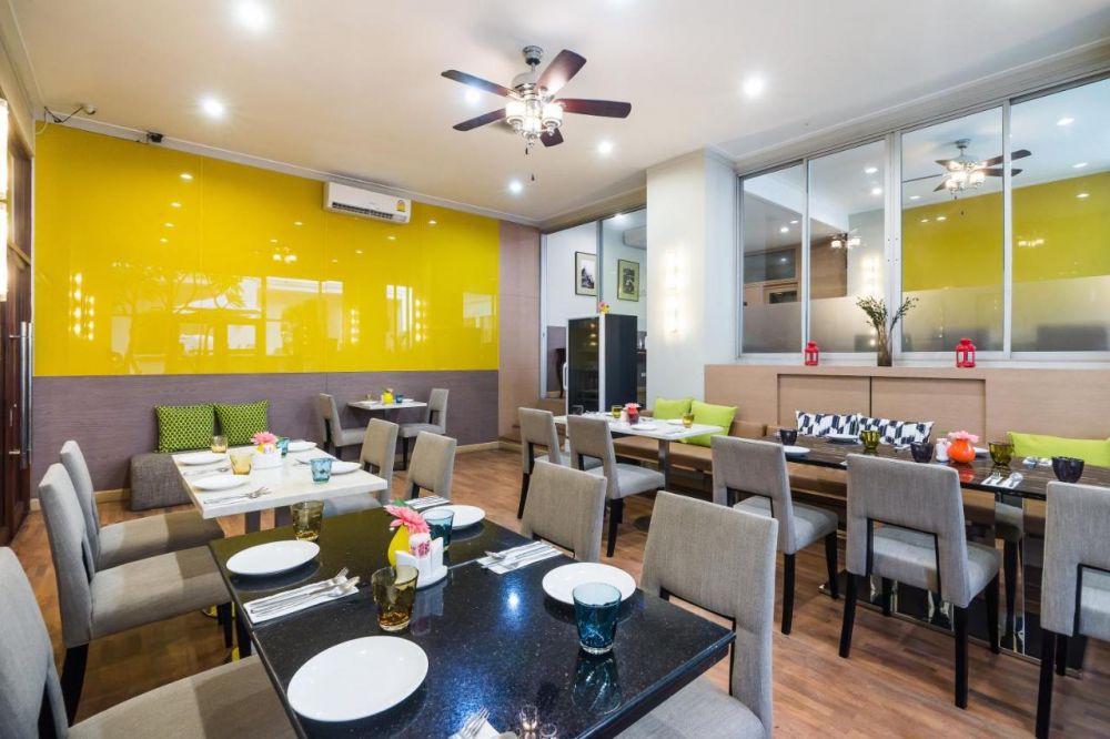 Asoke Residence Sukhumvit 4*