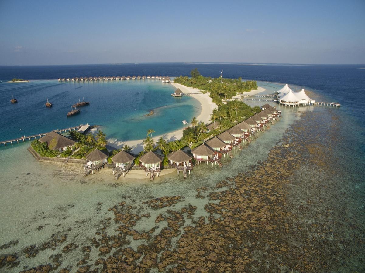 Safari Island Resort 3*