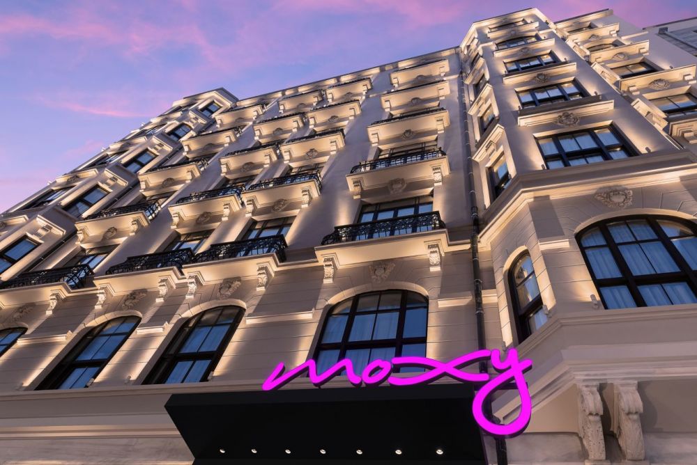 Moxy Istanbul Beyoglu 5*
