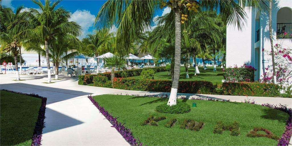 Beachscape Kin Ha Villas & Suites Cancun 3*