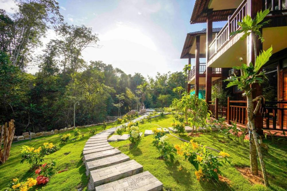 Phu Quoc Bambusa Resort 3*