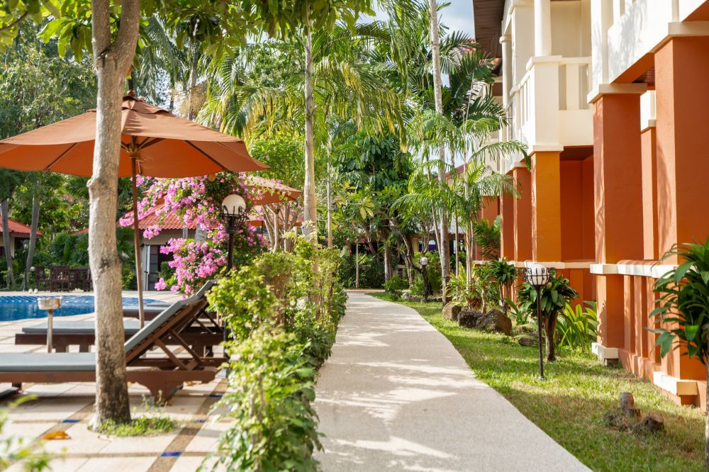 Phuket Leelavadee Hua Ting Resort (ex. Hua Ting Holiday Phuket) 4*