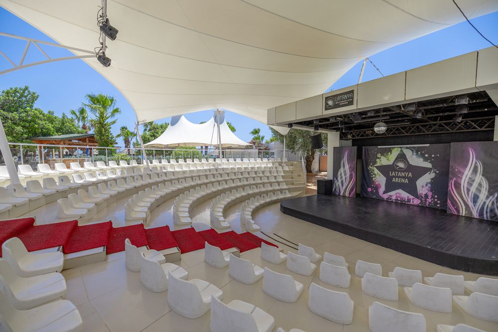 Latanya Park Resort Hotel 4*