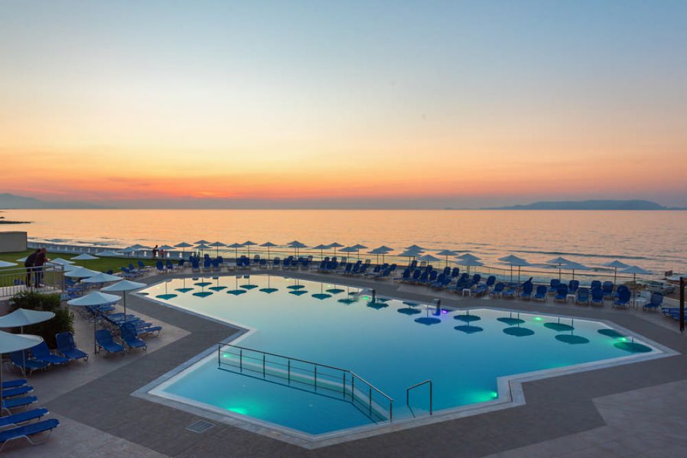 Themis Beach Hotel 4*