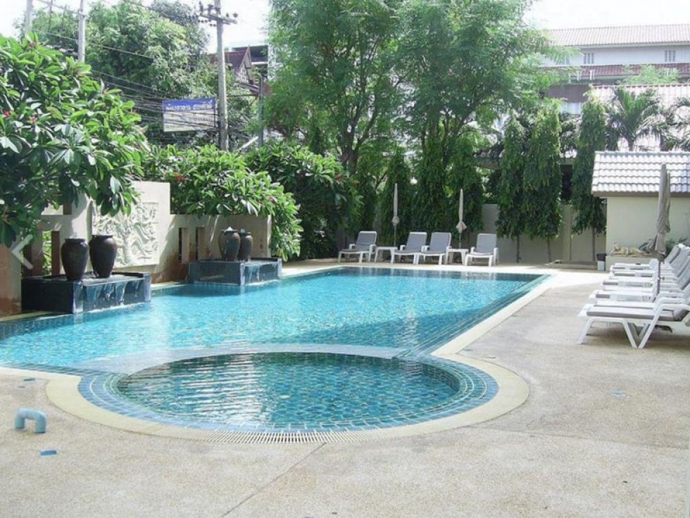 Crown Pattaya Beach Hotel 3*