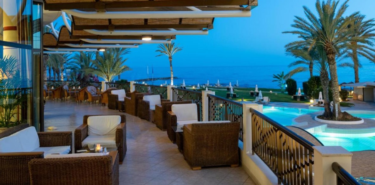 Athena Beach Hotel 4*