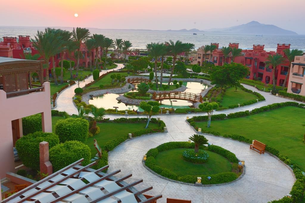 Charmillion Life Resort 4*