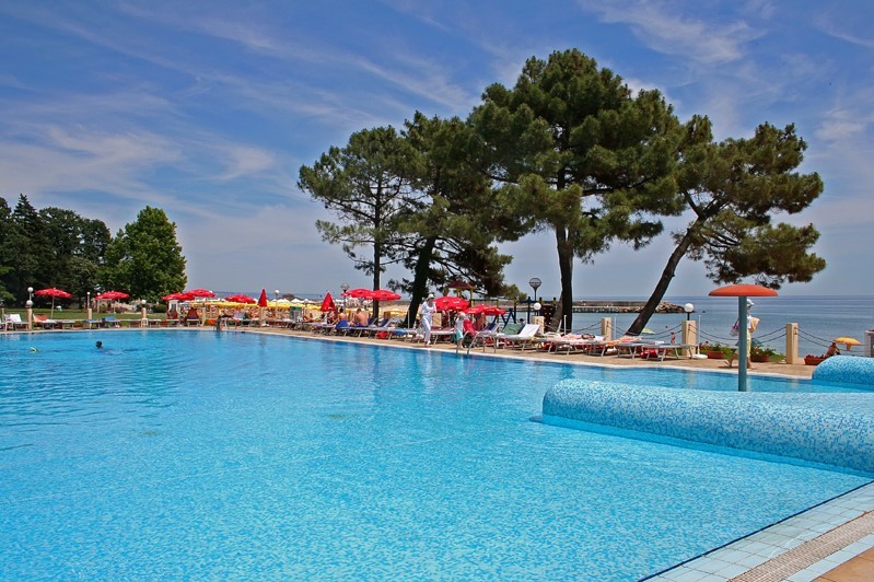 Lotos Riviera 4*