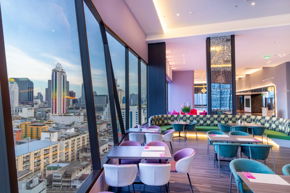 Queensland Hotel Bangkok 4*