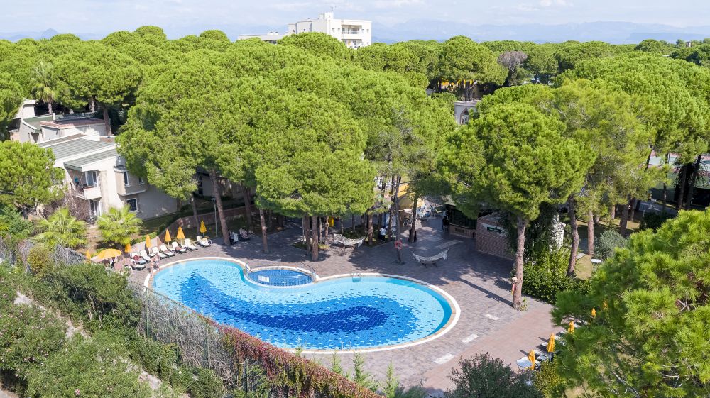 Pine Beach Belek 5*