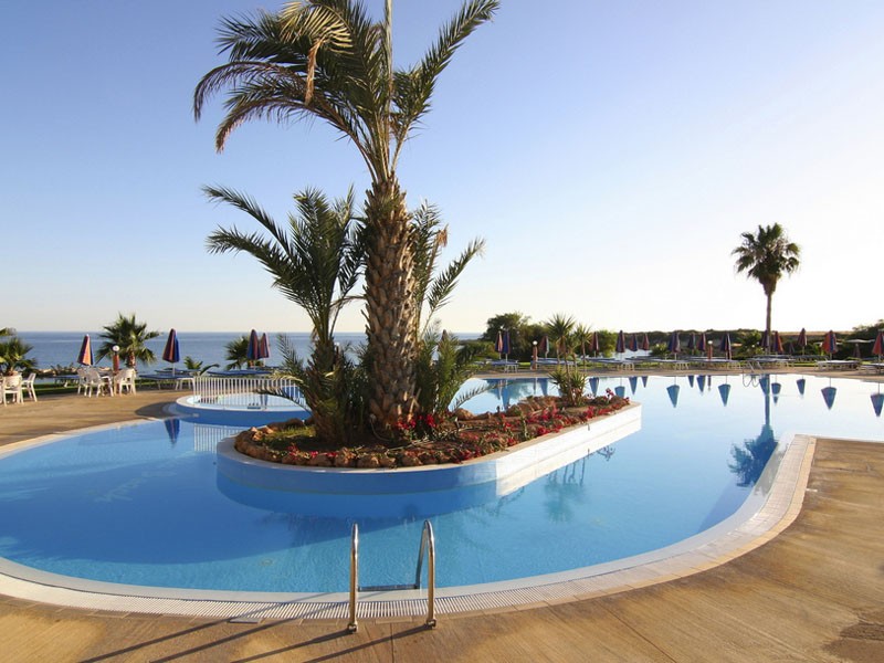 Corallia Beach Hotel Apartments 3*