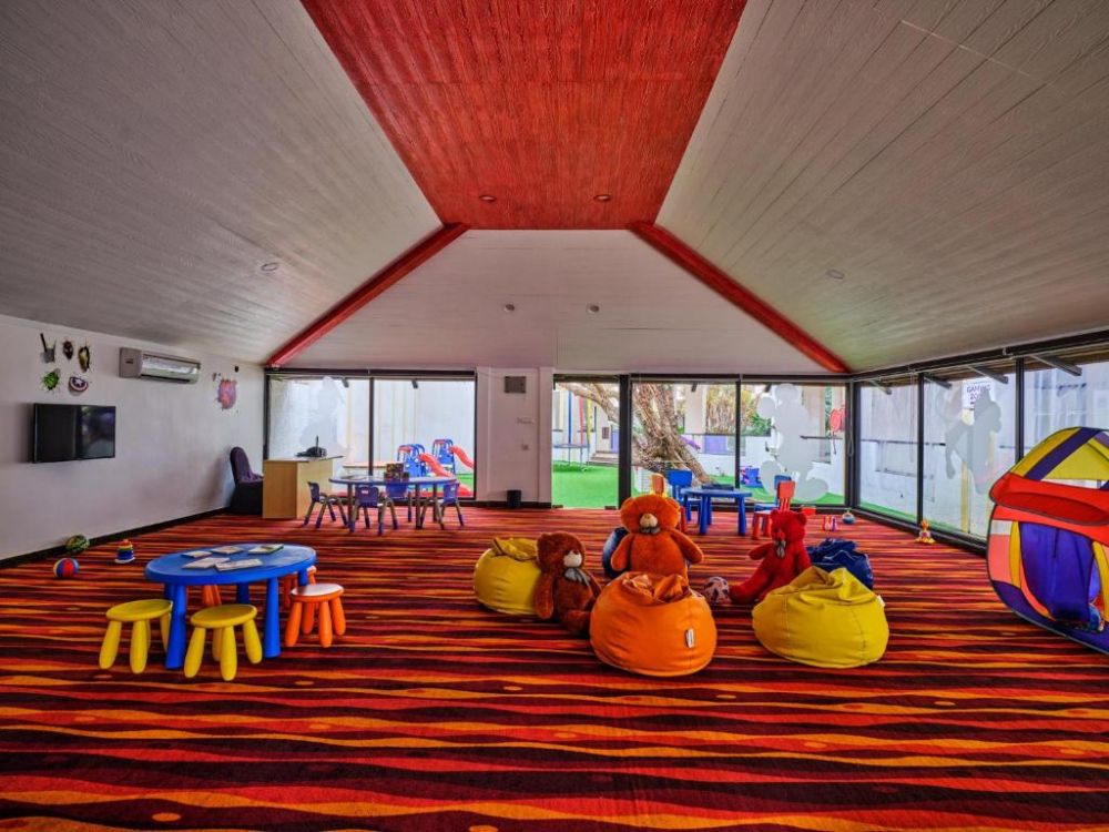 Holiday Inn Resort 5*