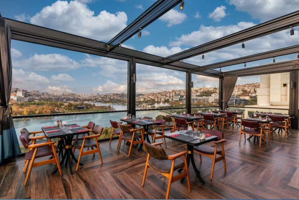 Ramada by Wyndham Istanbul Golden Horn 4*