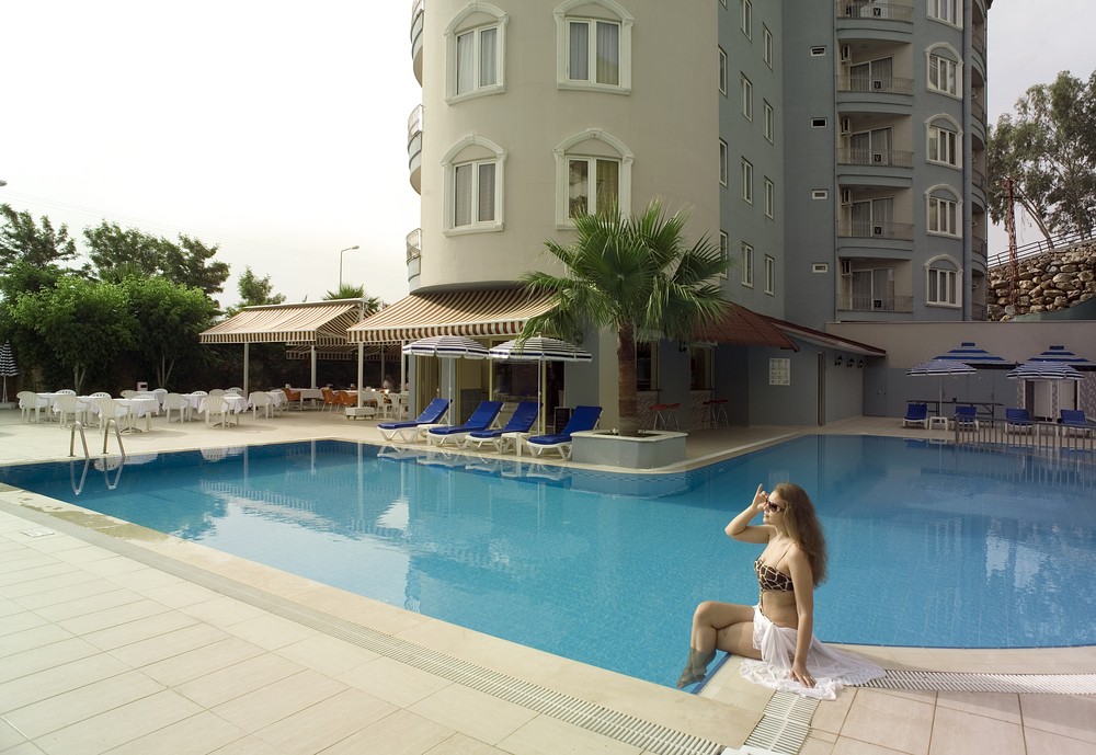 Eva Beach Hotel (ex. Holiday Line Beach Hotel) 4*